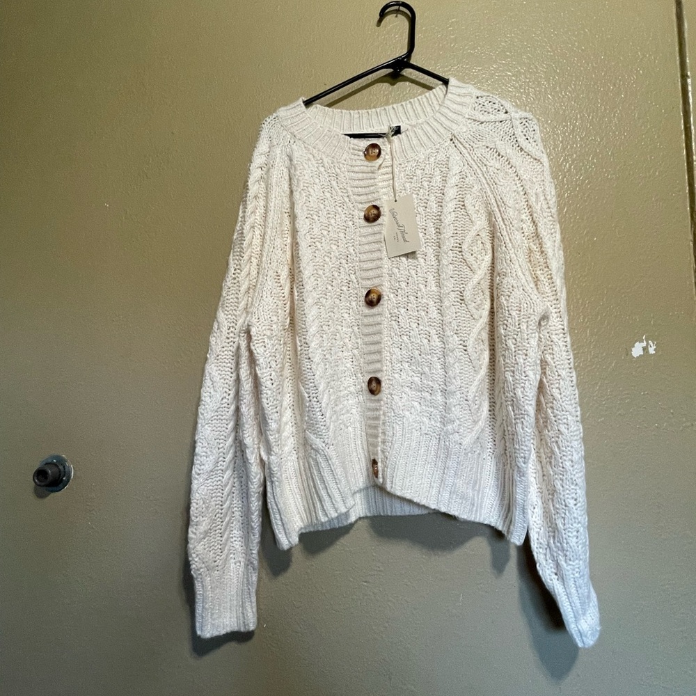 Universal Thread Cream Cable-Knit Button Cardigan Sweater Super Soft